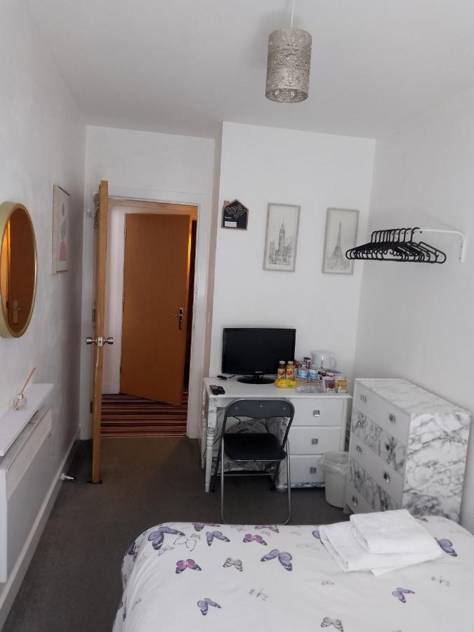 Bed And Breakfast Double Room Chester City Centre, Free Parking Exterior photo